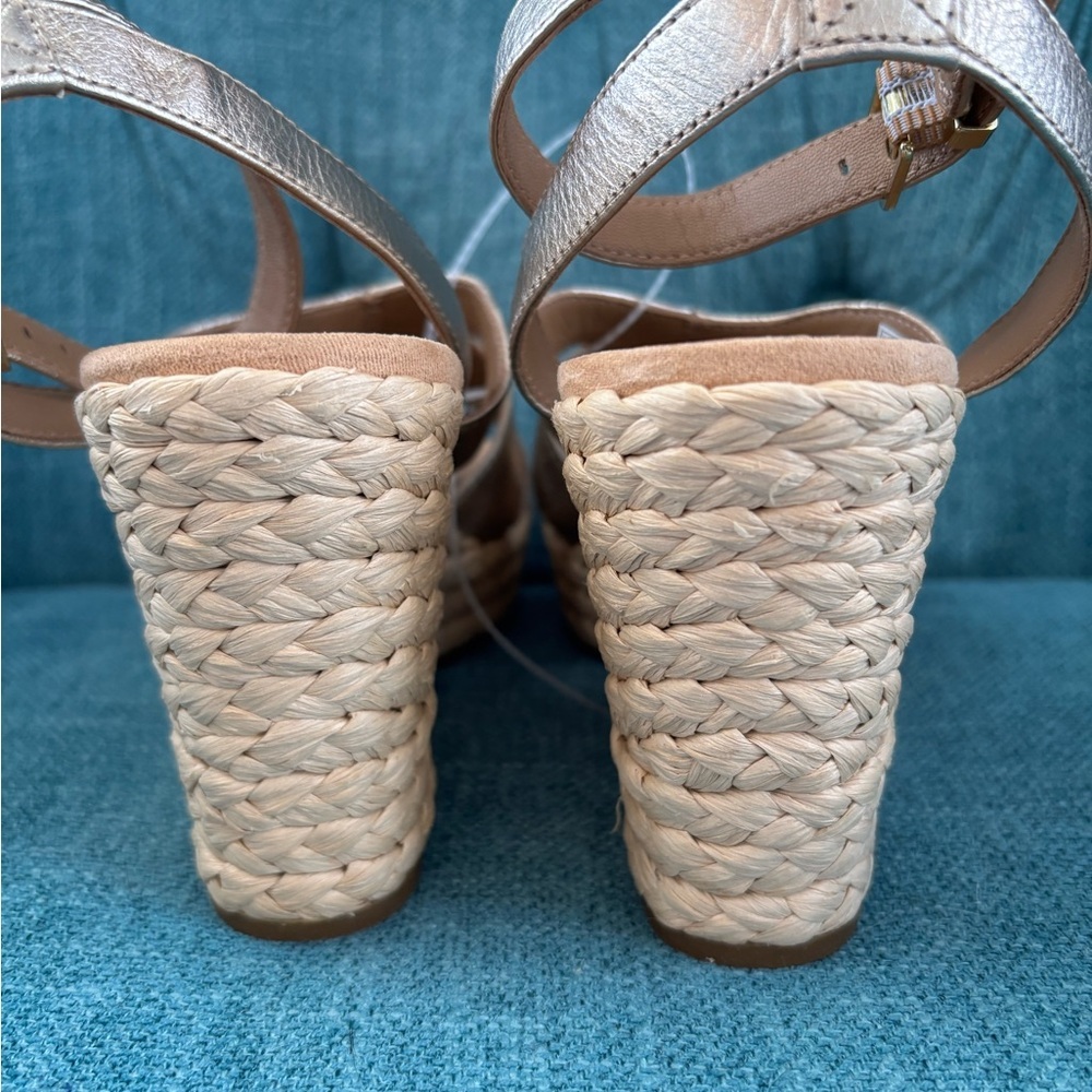 BRAND NEW UGG careena platform sandal in gold metallic, size 8 - Picture 8 of 11